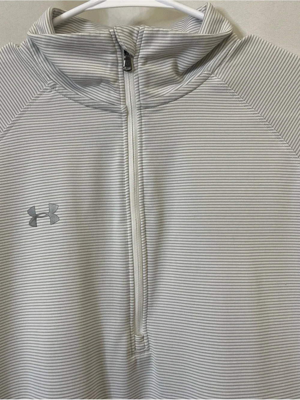 Under Armour 1/4 Zip Shirt Mens XL Gray Striped Pullover Loose Lightweight Golf